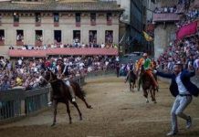 Palio di Siena oggi 2 luglio, contrade al via e come vederlo in tv