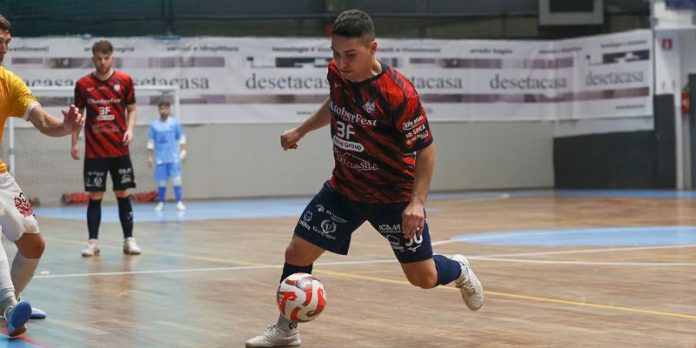 Pedrinho resta alla Pirossigeno Cosenza