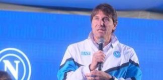 Piove sul ritiro del Napoli, tifosi furiosi: “Dov’è Conte?”