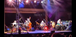 Stefano Bollani Quintet incanta Rende: virtuosismo, dialogo e un tocco personale Stefano Bollani Quintet incanta Rende virtuosismo, dialogo e un tocco personale