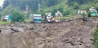 Alluvioni in Kashmir e Pakistan, decine morti e dispersi per le piogge torrenziali