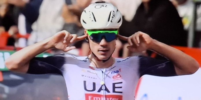 Ciclismo,Vuelta Ayuso risorge e vince la settima tappa