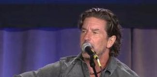 Addio a Brett James, cantante country da Grammy morto in un incidente aereo