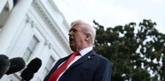 Caso Epstein, Trump all’attacco: “Faccio causa al New York Times per 15 miliardi”