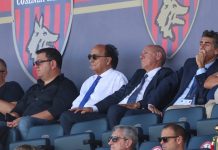Guarascio vuole davvero il bene del Cosenza? AAA cercasi “soggetti affidabili” Guarascio in tribuna assiste a Cosenza-Catania (foto Michele De Marco)