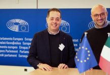 Montalto Uffugo apre l’anno scolastico con una svolta digitale, rivoluzione nei servizi mensa e trasporto In foto il sindaco di Montalto Uffugo, Biagio faragalli e l'assessore alla Pubblica Istruzione, Silvio Ranieri