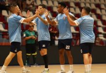 Futsal: Pirossigeno Cosenza scintillante nel test di lusso con la Feldi Eboli La Pirossigeno Cosenza supera la Feldi Eboli nel secondo test pre campionato (foto Michele De Marco)