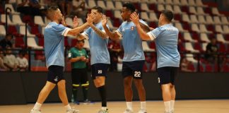 Futsal: Pirossigeno Cosenza scintillante nel test di lusso con la Feldi Eboli La Pirossigeno Cosenza supera la Feldi Eboli nel secondo test pre campionato (foto Michele De Marco)