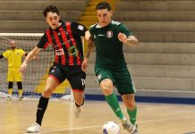 Futsal, Coppa della Divisione: Acri battuto, Pirossigeno Cosenza al turno successivo Lo Cicero controllato da Frassetti (foto Michele De Marco)