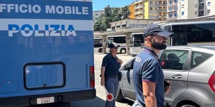 Stretta della Polizia a Cosenza otto avvisi orali e cinque richieste di sorveglianza speciale