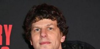 “Dono il rene a uno sconosciuto”, la scelta di Jesse Eisenberg