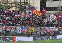 Cosenza vince, Cosenza perde. Si salvano sempre e solo questi tifosi I tifosi del Cosenza al Viviani di Potenza nel match con il Sorrento