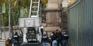 Louvre resta chiuso oggi. Darmanin: “Furto dà immagine pessima della Francia”