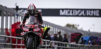MotoGp, festa Aprilia in Australia: Bezzecchi domina la Sprint. Penultimo Bagnaia