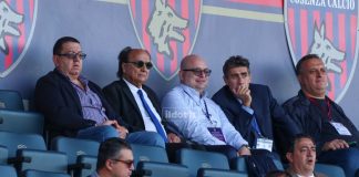 Quando il Cosenza parla di identità e territorio senza avere buon senso Parte dello staff amministrativo del Cosenza in tribuna vip (foto Michele De Marco)