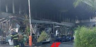 Roma, incendio nella notte a Casal Palocco: in fiamme il Fred 246