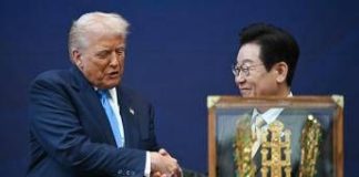 Trump ‘incoronato’ in Corea, un regalo da re per il presidente
