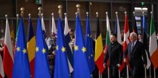 Ucraina, Ue approva nuove sanzioni contro la Russia. Zelensky: “Più pressione per cessate il fuoco”