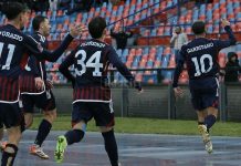 Cosenza: una vittoria per sognare, 2-1 in rimonta al Benevento nel big match Garritano esulta dopo il rigore decisivo (foto Francesco Farina)