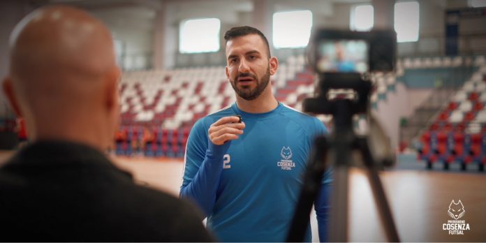 Gianluca Parisi durante l'intervista (1)