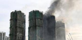 Hong Kong, almeno 55 i morti del maxi incendio: soccorritori cercano sopravvissuti