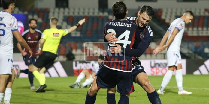 Il Cosenza cala il poker contro il Casarano termina 4-1 al Marulla (Foto Francesco Farina)