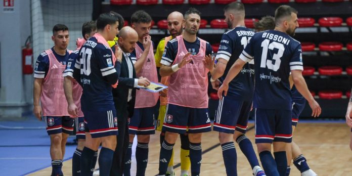 Pirossigeno Cosenza attesa dalla trasferta sul parquet della L84 Torino (foto Michele De Marco)
