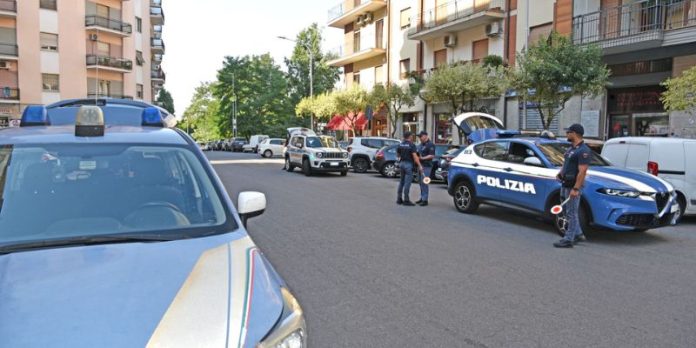 Polizia di Stato a Cosenza intensificazione dei servizi di controllo del territorio