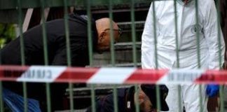 Trovato morto con ferite alla testa nell’androne di un palazzo, giallo a Napoli