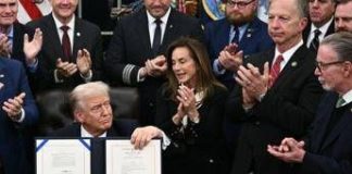 Trump firma la legge, finisce lo shutdown più lungo della storia