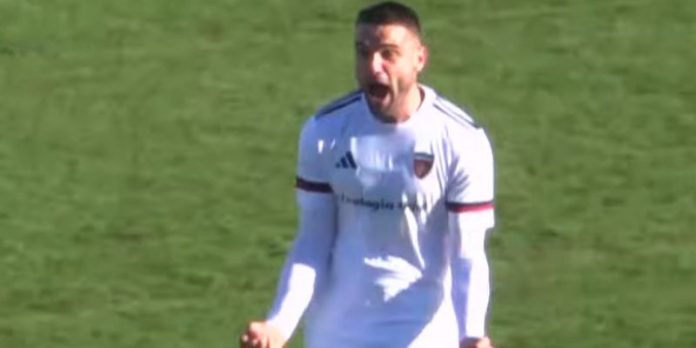 Beretta esulta dopo il gol