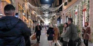 Caro Natale, tra pranzi e addobbi: ecco quanto spenderemo per le feste