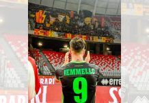 Serie B, il Catanzaro chiude l’anno al “Ceravolo” contro il Cesena Iemmello festeggia con i tifosi giallorossi al San Nicola (foto da pagina Facebook US Catanzaro)