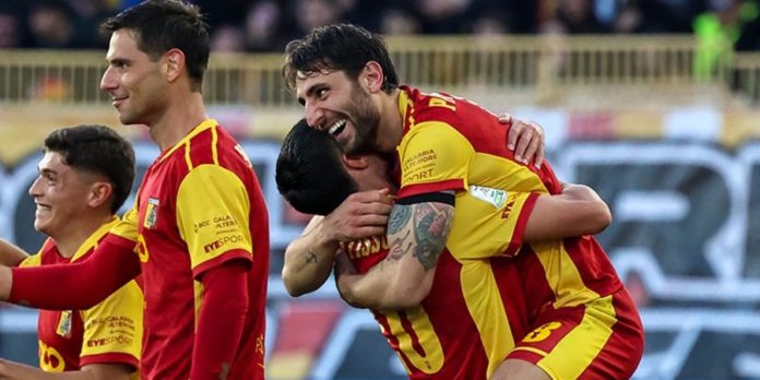 La gioia di Pittarello dopo il gol del 2-0 (foto pagina Facebook US Catanzaro)