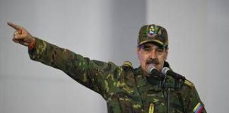 Maduro riappare in pubblico dopo giorni: “Venezuela è indistruttibile”