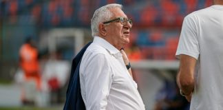 L’ex dg Ursino ai tifosi del Cosenza: “State sbagliando, dovete aiutare la squadra” Beppe Ursino (foto Francesco Farina)