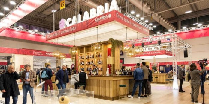 Calabria protagonista al Vinitaly 2026 oltre cento cantine presenti