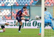 Vince di rimonta il Cosenza: 3-1 al Latina firmato Contiliano, Caporale e Cannavò Caporale realizza il gol del 2-1 (foto Michele De Marco)