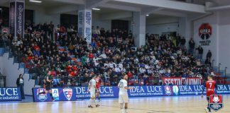 Futsal: match Pirossigeno Cosenza–L84 Torino, biglietti in prevendita Il pubblico del PalaPirossigeno (foto Michele De Marco)