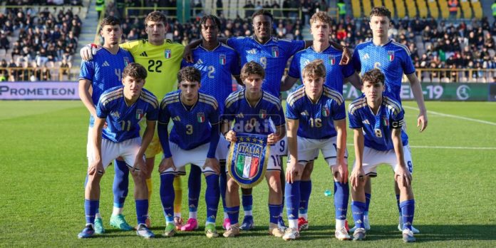 L'Italia Under 19 che ha battuto l'Ungheria a Catanzaro (foto Francesco Farina) L'Italia Under 19 che ha battuto l'Ungheria a Catanzaro (foto Francesco Farina)