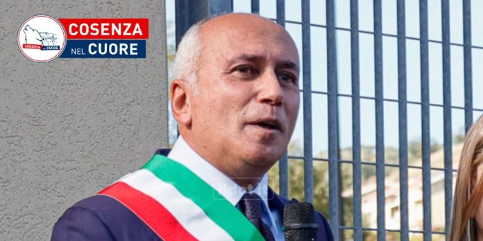 La foto del sindaco Franz Caruso è di Francesco Farina