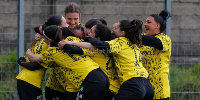 La gioia delle ragazze del Cus Unical Women (foto Francesco Farina) La gioia delle ragazze del Cus Unical Women (foto Francesco Farina)