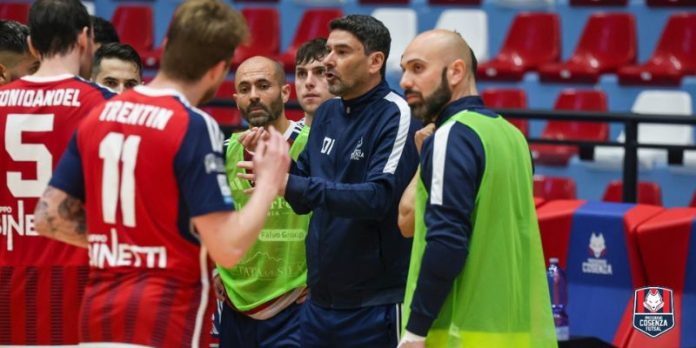 Pirossigeno Cosenza, Mister Ibañes “Punto che vale come una vittoria