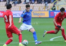 Gioia Italia! La Nazionale U19 pareggia a Catanzaro con la Turchia e vola all’Europeo Samuele Inacio scaglia il tiro che vale il vantaggio dell'Italia (foto Francesco Farina)