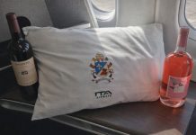 Orgoglio per la Calabria: il Rosà di Lento e il Magliocco volano in Africa con Leone XIV