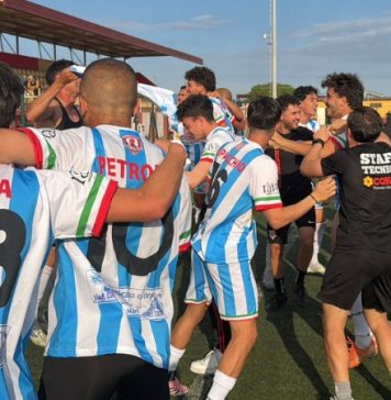 Dilettanti: gioia PraiaTortora in Eccellenza, duello Soccer Montalto-San Fili in 1ª Categoria In foto la Digiesse PraiaTortora in festa