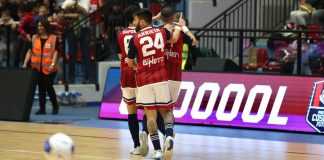 Canal gol sul gong, la Pirossigeno Cosenza supera 2-1 Genzano e rimane in vita La gioi dei lupi dopo il gol del momentaneo 1-0 di capitan Marchio (foto Michele De Marco)
