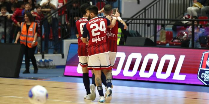 La gioi dei lupi dopo il gol del momentaneo 1-0 di capitan Marchio (foto Michele De Marco)