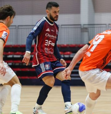 Futsal, Serie A: come andrà a finire la lotta salvezza? Marcelinho nel match d'andata tra Pirossigeno Cosenza e Active Network (foto Michele De Marco)