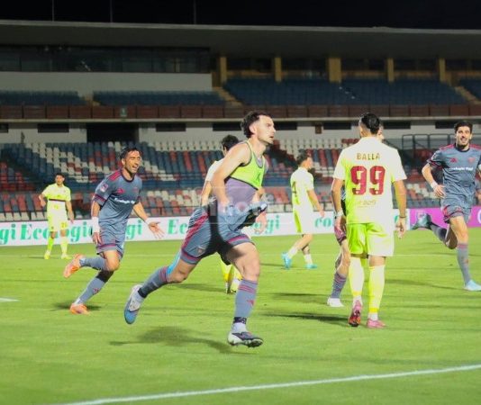 Cosenza vittorioso di misura sul Trapani: Mazzocchi firma l’1-0 e i lupi ora sono quarti Mazzocchi esulta dopo il gol (foto Michele De Marco)